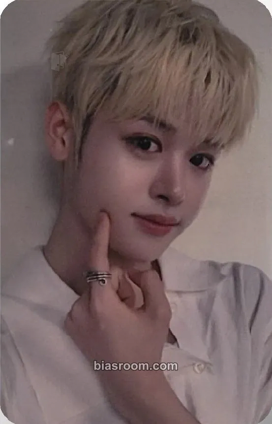 Ma Jingxiang Snowy Summer Photocard - CLOSE YOUR EYES - CLOSE YOUR EYES K-pop photocard