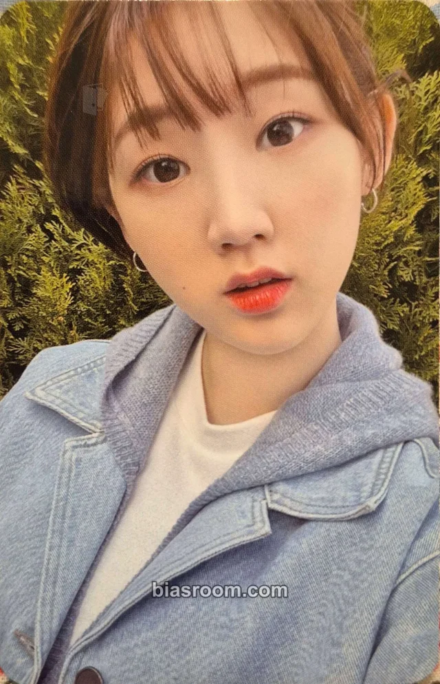 Weeekly - Jiyoon - We Play Album signed exclusive makestar