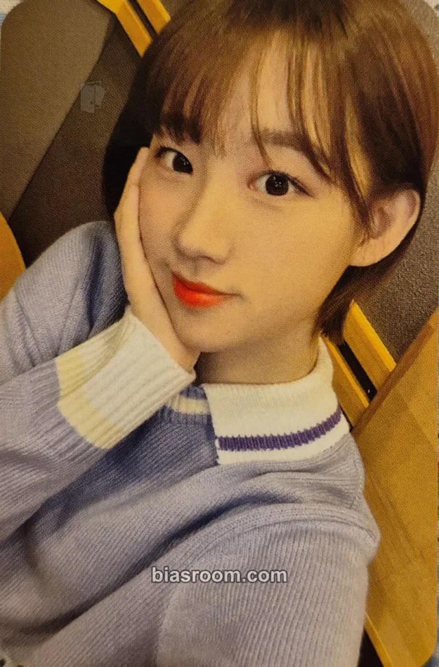 Weeekly - Jiyoon - We Play Album makestar pre-order benefit (pob) video call round 1