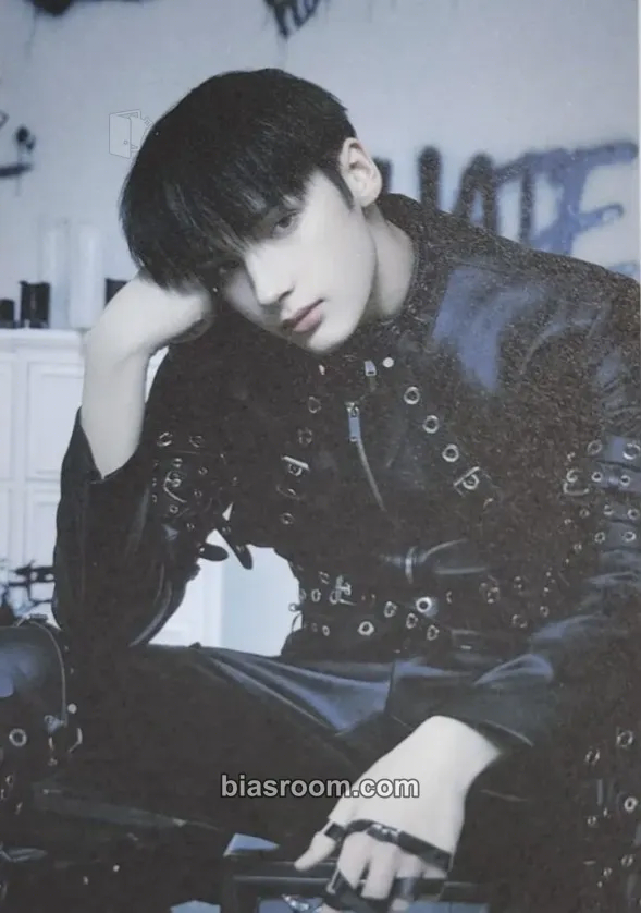Huening Kai Minisode 2: Thursday's Child Photocard - TOMORROW X TOGETHER - TOMORROW X TOGETHER K-pop photocard