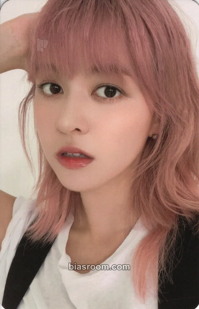 Lily Fe3O4: BREAK Photocard - NMIXX - NMIXX K-pop photocard