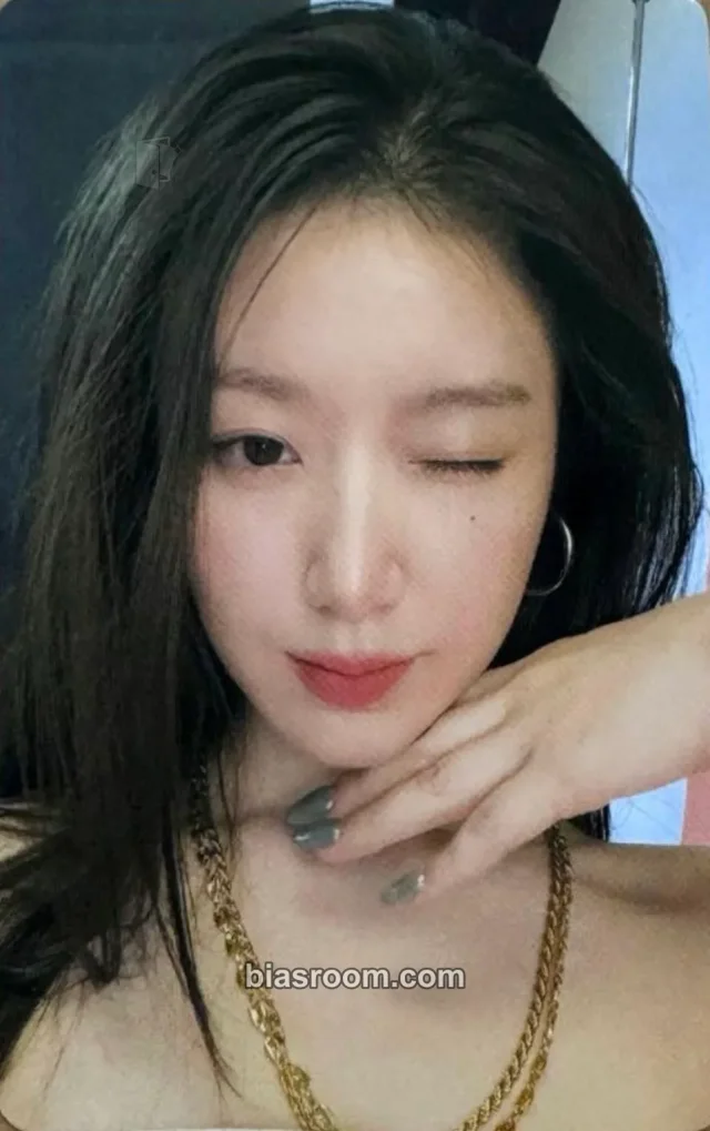 i-dle - Shuhua - 2025 逢い-dle Japan Tour Event merch photocard purchase benefit japan exclusive venue-limited trading card