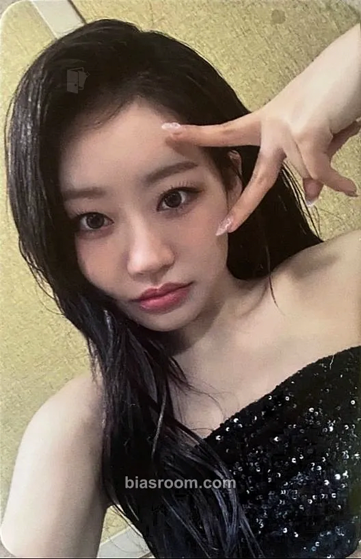 Julie Midas Touch Photocard - KISS OF LIFE - KISS OF LIFE K-pop photocard