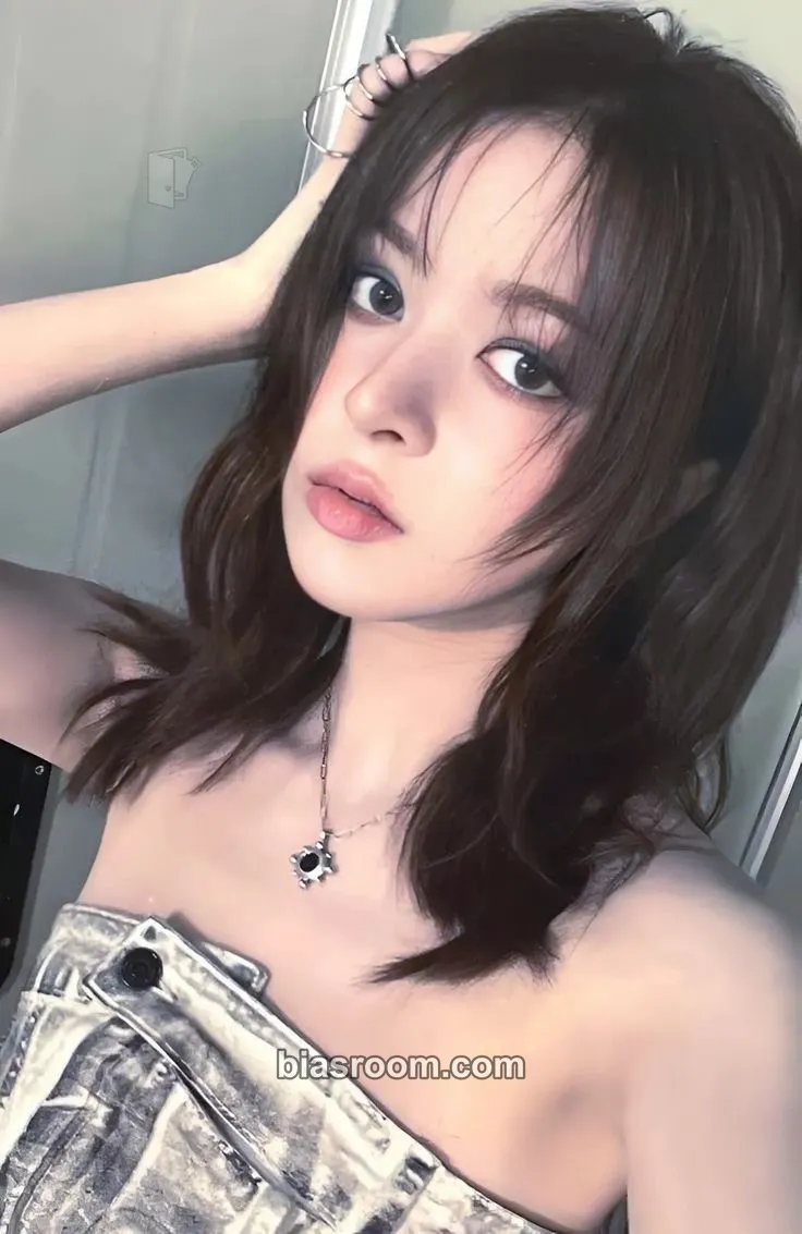 Lily Fe3O4: FORWARD Photocard - NMIXX - NMIXX K-pop photocard
