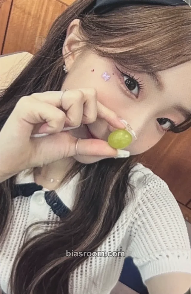 Loossemble - YeoJin - [Loossemble] Album soundwave pop-up cafe