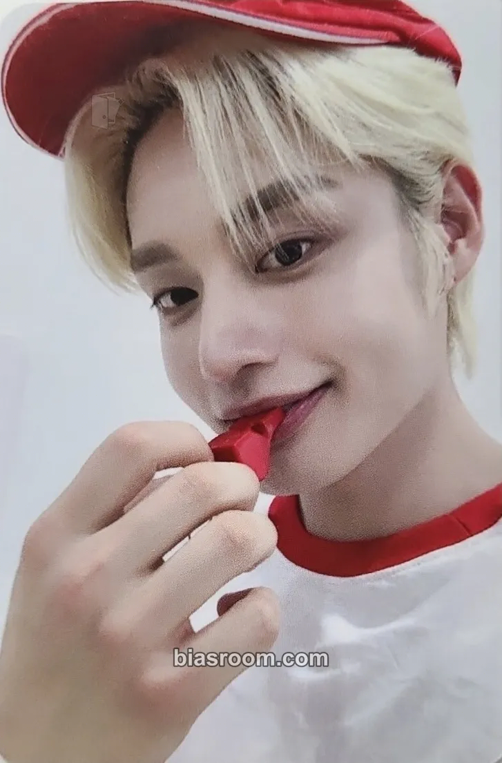 Jiwoong Cinema Paradise Photocard - ZEROBASEONE - ZEROBASEONE K-pop photocard