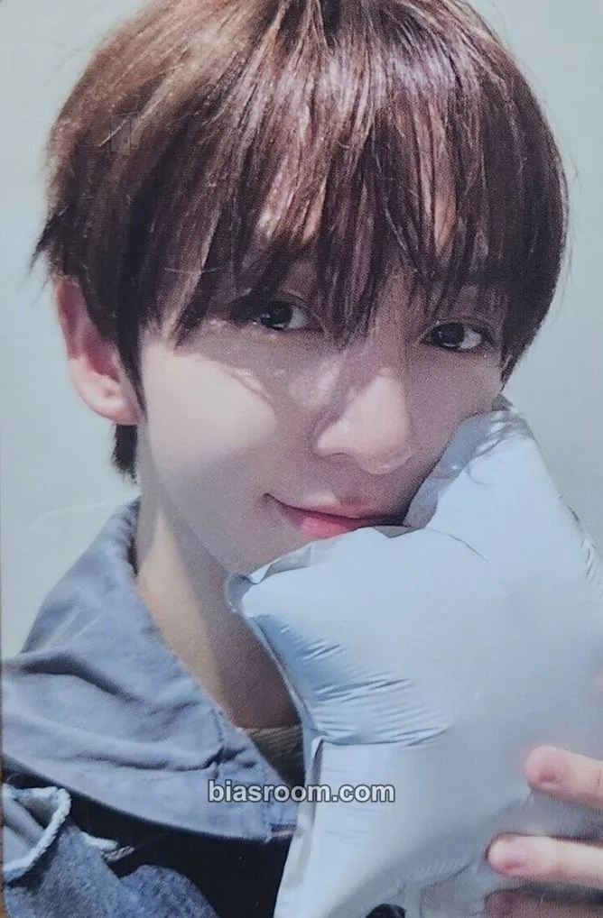 Donghyeon Flip It, Kick It! Photocard - KickFlip - KickFlip K-pop photocard