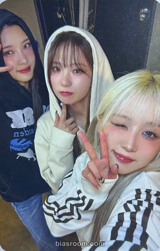 2025 Season's Greetings: YOU MADE OUR DAY Photocard - Kep1er - Kep1er K-pop photocard