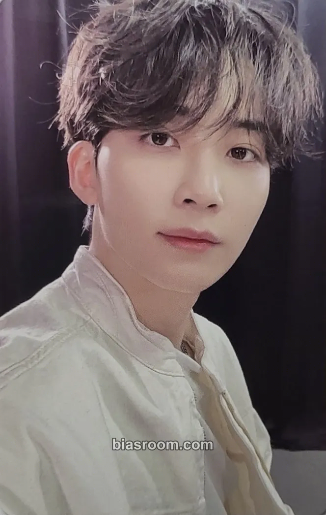 Jeonghan 2022 6TH SVT IN CARAT LAND Photocard - SEVENTEEN - SEVENTEEN K-pop photocard