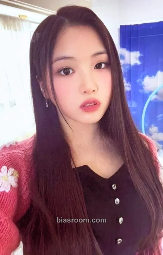 Jiwoo Green Project Photocard - NMIXX - NMIXX K-pop photocard