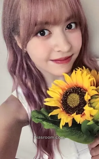 Lily A Midsummer’s NMIXX’s Dream Photocard - NMIXX - NMIXX K-pop photocard