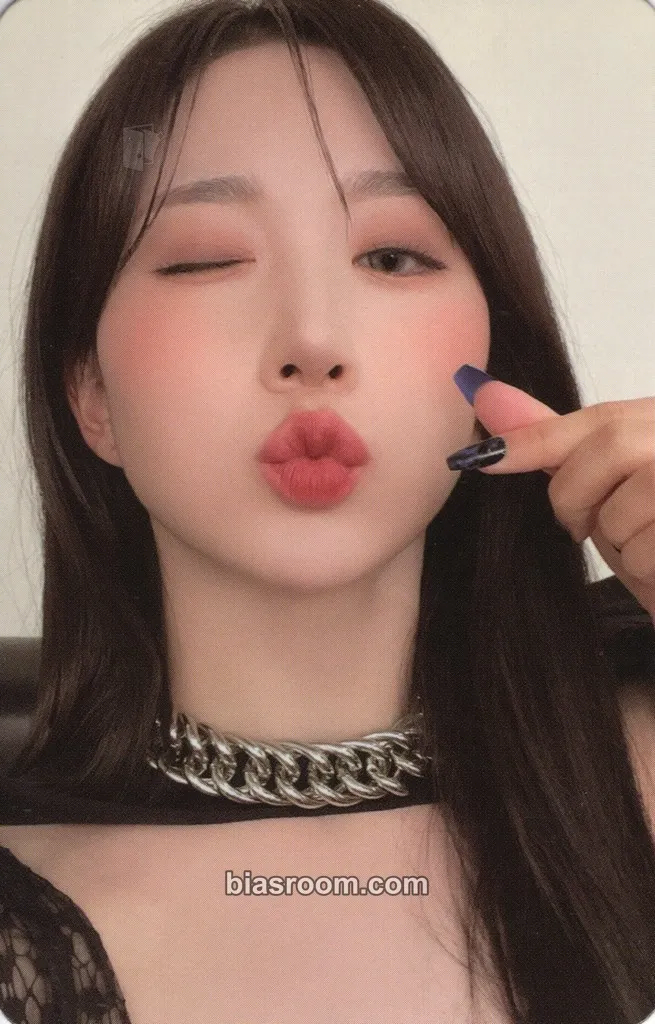 Haewon ENTWURF Photocard - NMIXX - NMIXX K-pop photocard
