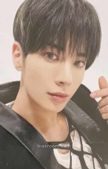 Taehyun Minisode 2: Thursday's Child Photocard - TOMORROW X TOGETHER - TOMORROW X TOGETHER K-pop photocard