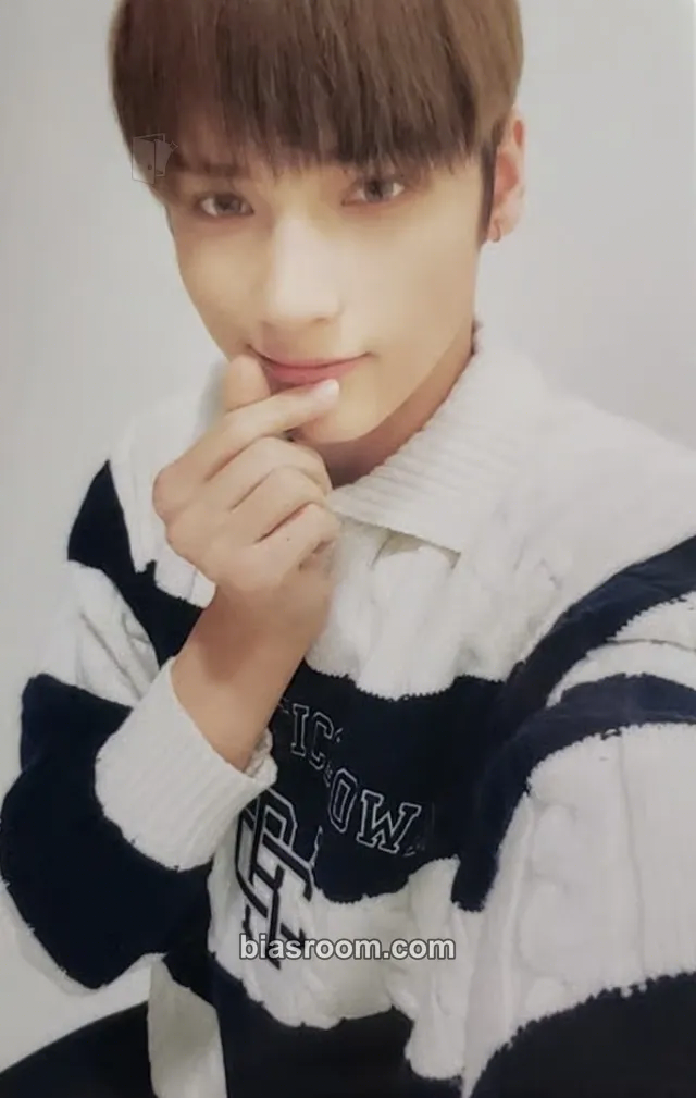 Huening Kai Minisode 2: Thursday's Child Photocard - TOMORROW X TOGETHER - TOMORROW X TOGETHER K-pop photocard
