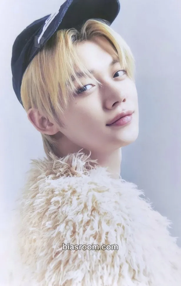 Yeonjun Minisode 2: Thursday's Child Photocard - TOMORROW X TOGETHER - TOMORROW X TOGETHER K-pop photocard