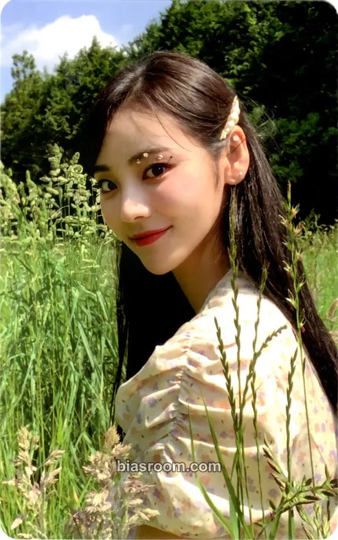 JinSoul 2020 Summer Package: LOONA Island Photocard - LOONA - LOONA K-pop photocard