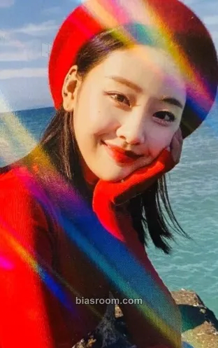 Yves 2020 Summer Package: LOONA Island Photocard - LOONA - LOONA K-pop photocard