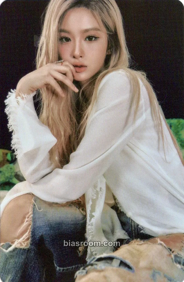 Sullyoon Fe3O4: FORWARD Photocard - NMIXX - NMIXX K-pop photocard