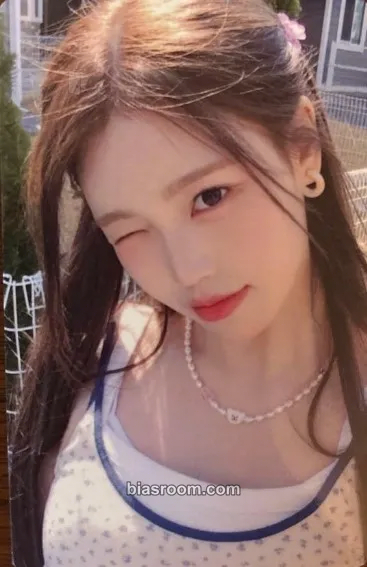 Jeong Saebi BEEP Photocard - izna - izna K-pop photocard