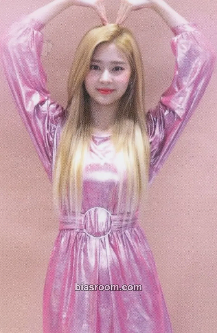 Minju BLOOM*IZ Photocard - IZ*ONE - IZ*ONE K-pop photocard