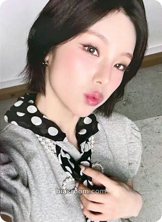 Yeji Collector Photocard - ITZY - ITZY K-pop photocard