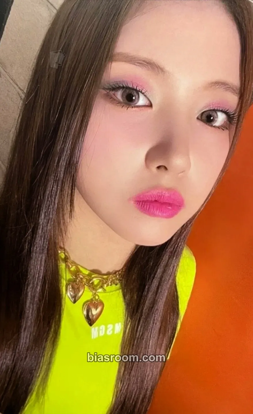 Jiwoo ENTWURF Photocard - NMIXX - NMIXX K-pop photocard