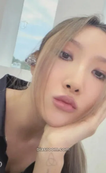 Hwasa WAW Photocard - MAMAMOO - MAMAMOO K-pop photocard