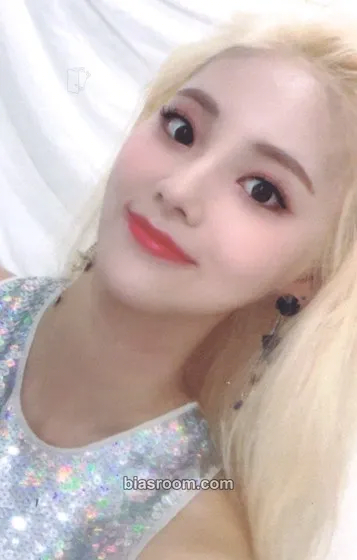 JinSoul 2020 Season's Greetings Photocard - LOONA - LOONA K-pop photocard
