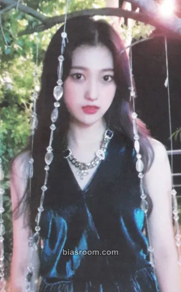 Choerry 2020 Season's Greetings Photocard - LOONA - LOONA K-pop photocard