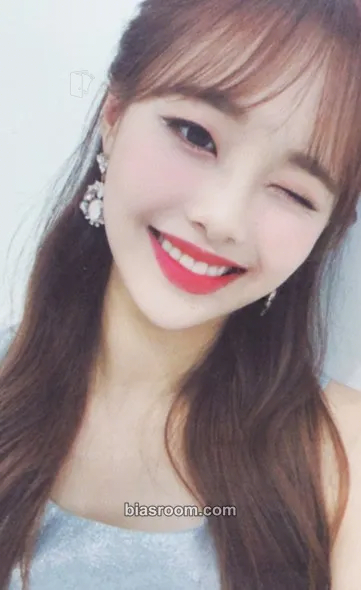 Chuu 2020 Season's Greetings Photocard - LOONA - LOONA K-pop photocard