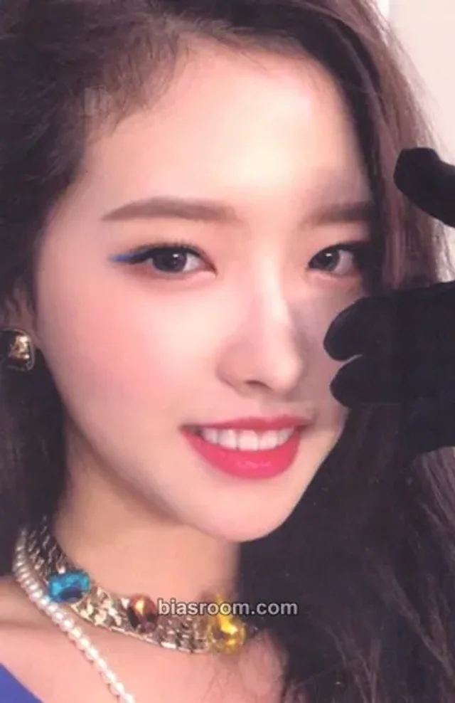 LOONA - HyeJu - 2020 Season's Greetings Other photocard set season's greetings