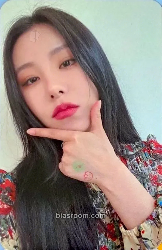 Wheein WAW Photocard - MAMAMOO - MAMAMOO K-pop photocard