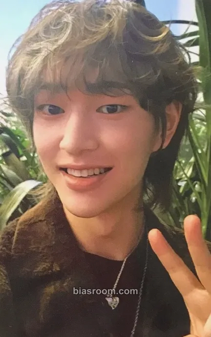 Onew HARD - The 8th Album Photocard - SHINee - SHINee K-pop photocard