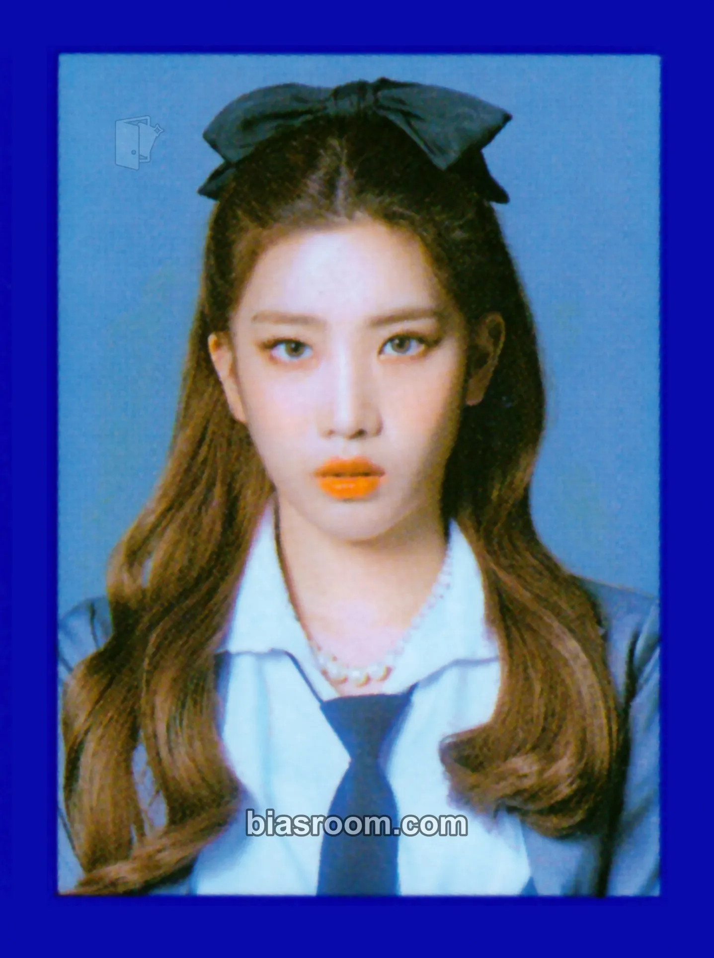 Kim Lip 2022 Season's Greetings Photocard - LOONA - LOONA K-pop photocard
