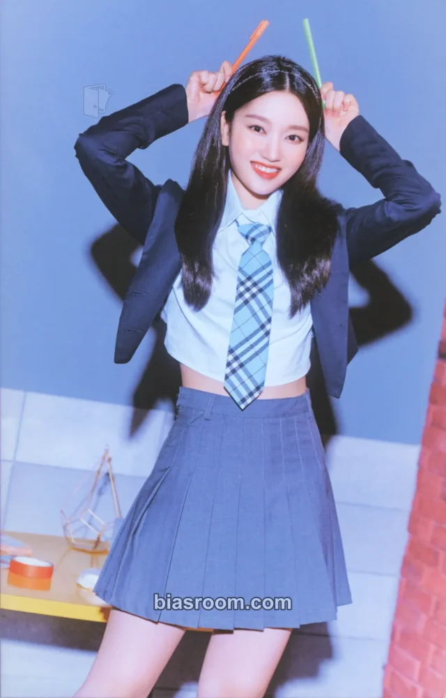 LOONA - Go Won - 2022 Season's Greetings Other season's greetings fanclub pob (pre-order benefit) postcard set