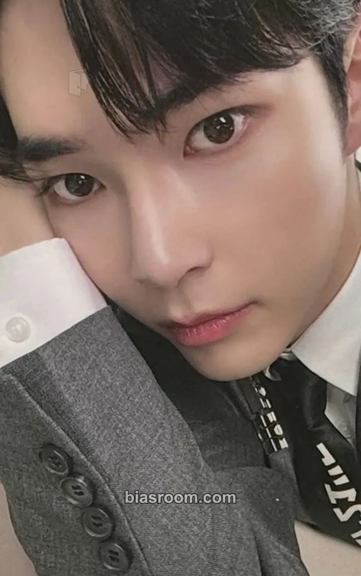 Hanbin You Had Me at Hello Photocard - ZEROBASEONE - ZEROBASEONE K-pop photocard