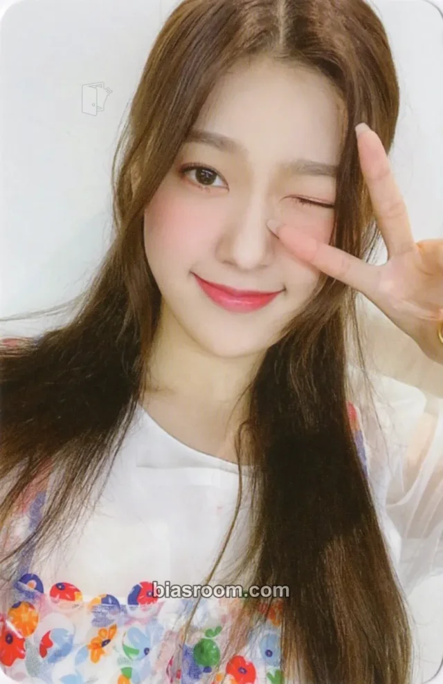 LOONA - Choerry - Summer Package 2021: LOONA Island Other pob (pre-order benefit) merch photocard photocard set