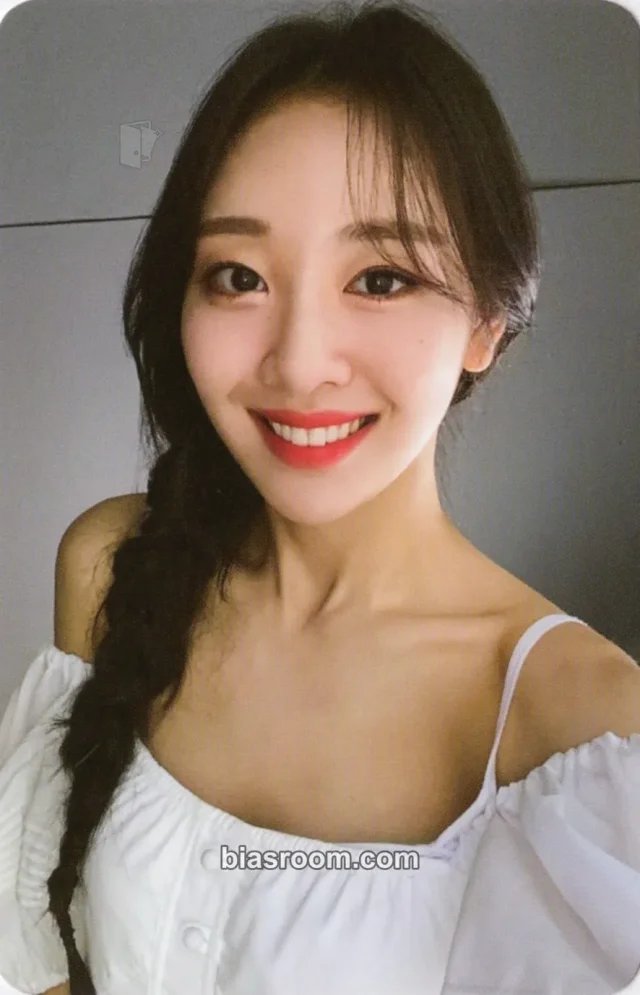 LOONA - Yves - Summer Package 2021: LOONA Island Other pob (pre-order benefit) merch photocard photocard set