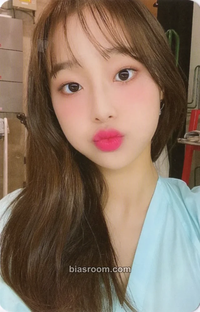 LOONA - Chuu - Summer Package 2021: LOONA Island Other photocard set merch photocard pob (pre-order benefit)