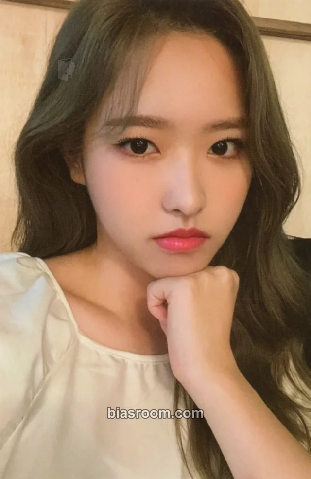 LOONA - HyeJu - Summer Package 2021: LOONA Island Other pob (pre-order benefit) photocard set merch photocard