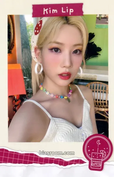 Kim Lip 2022 Summer Package: LOONA's Vacation Photocard - LOONA - LOONA K-pop photocard
