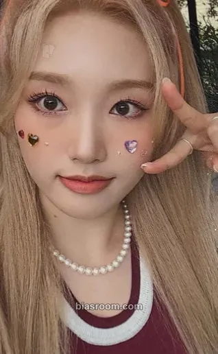 Go Won 2022 Summer Package: LOONA's Vacation Photocard - LOONA - LOONA K-pop photocard