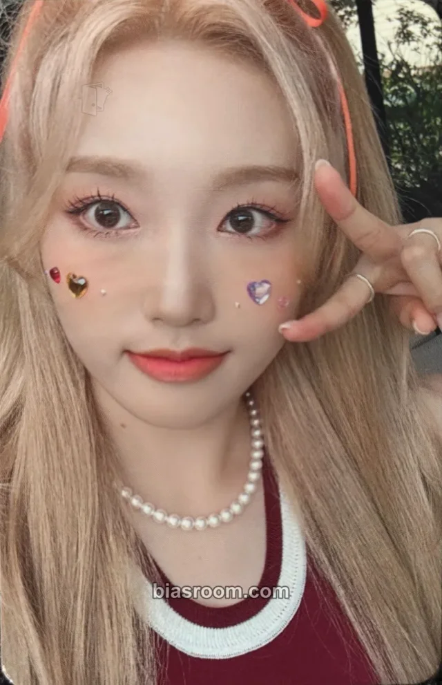 LOONA - Go Won - 2022 Summer Package: LOONA's Vacation Other pob (pre-order benefit) photocard set kit photocard