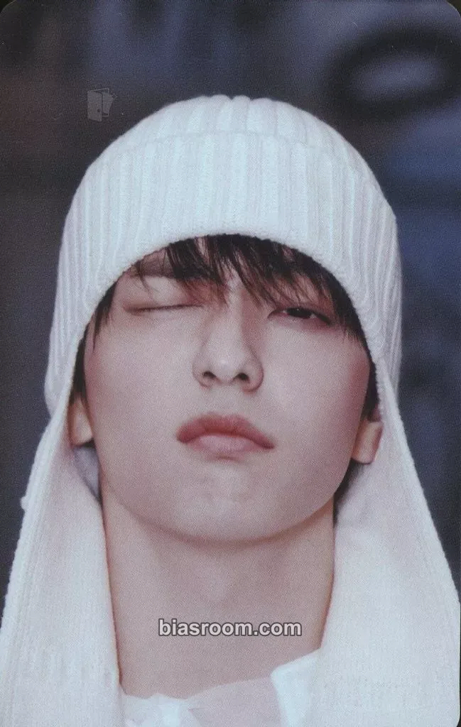 Soobin 誓い (CHIKAI) Photocard - TOMORROW X TOGETHER - TOMORROW X TOGETHER K-pop photocard