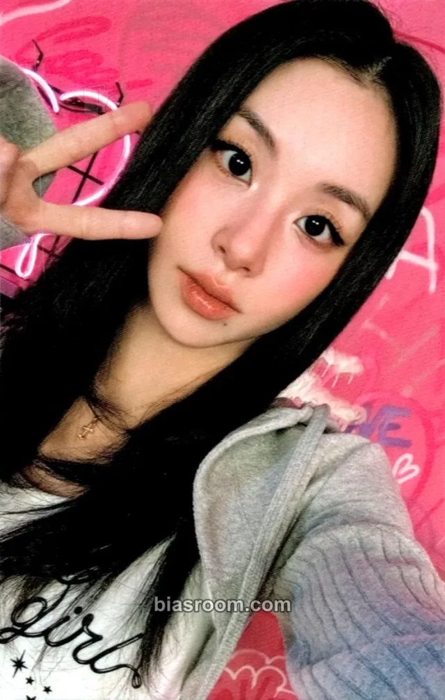 TWICE - Chaeyoung - THIS IS FOR World Tour Event purchase benefit pop-up store japan