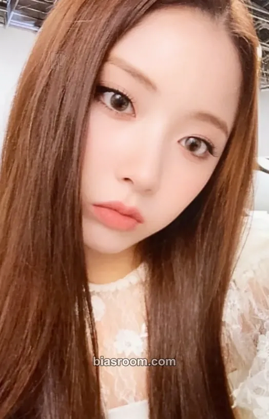 Jiwoo ENTWURF Photocard - NMIXX - NMIXX K-pop photocard