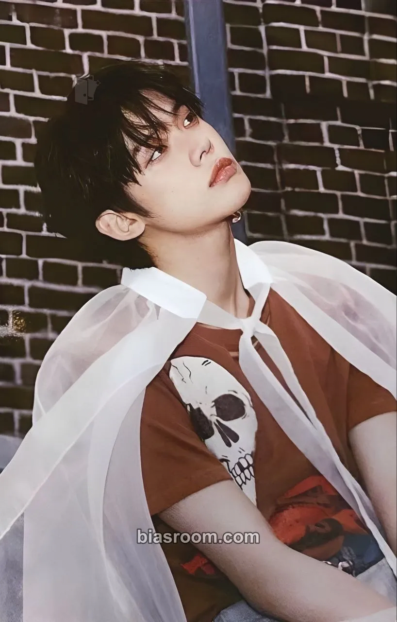 Yeonjun 誓い (CHIKAI) Photocard - TOMORROW X TOGETHER - TOMORROW X TOGETHER K-pop photocard
