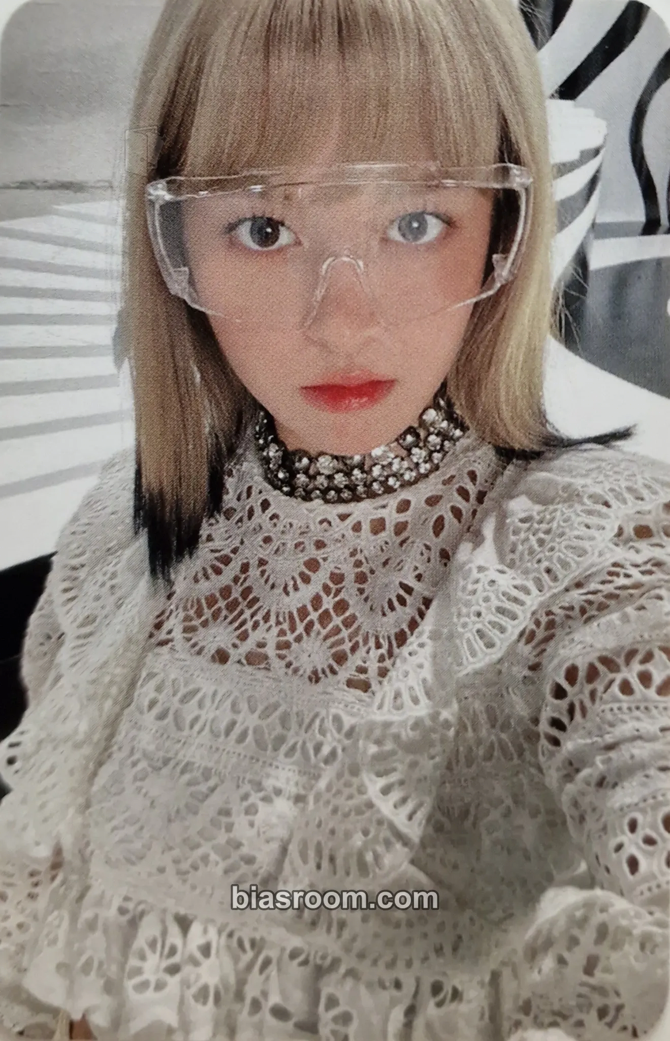 Lily ENTWURF Photocard - NMIXX - NMIXX K-pop photocard