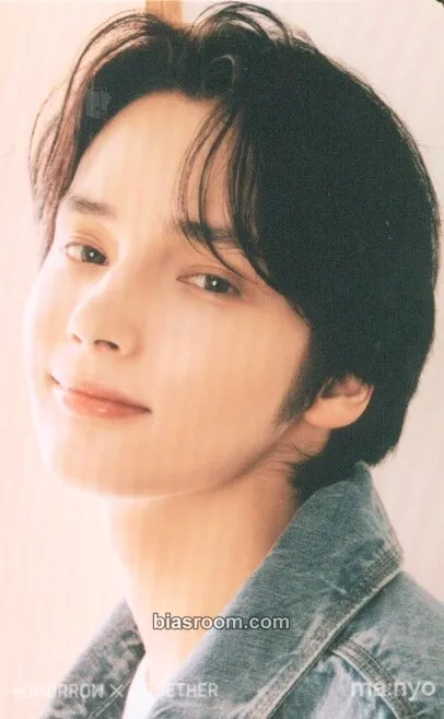 Huening Kai Ma:nyo Photocard - TOMORROW X TOGETHER - TOMORROW X TOGETHER K-pop photocard