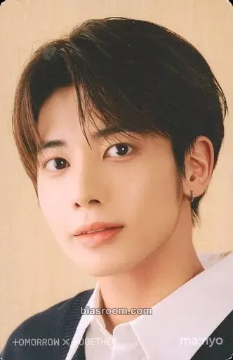 Taehyun Ma:nyo Photocard - TOMORROW X TOGETHER - TOMORROW X TOGETHER K-pop photocard